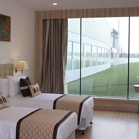 Xenious World Square Hotel 가지아바드 외부 사진