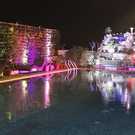 Xenious World Square Hotel 가지아바드 외부 사진