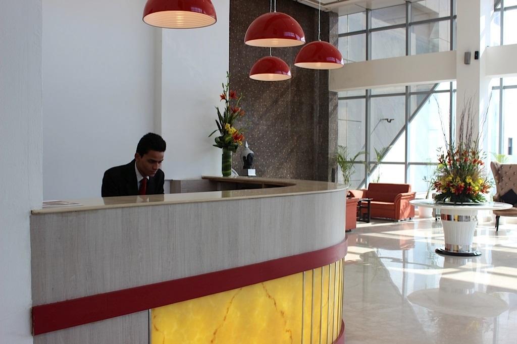 Xenious World Square Hotel 가지아바드 외부 사진