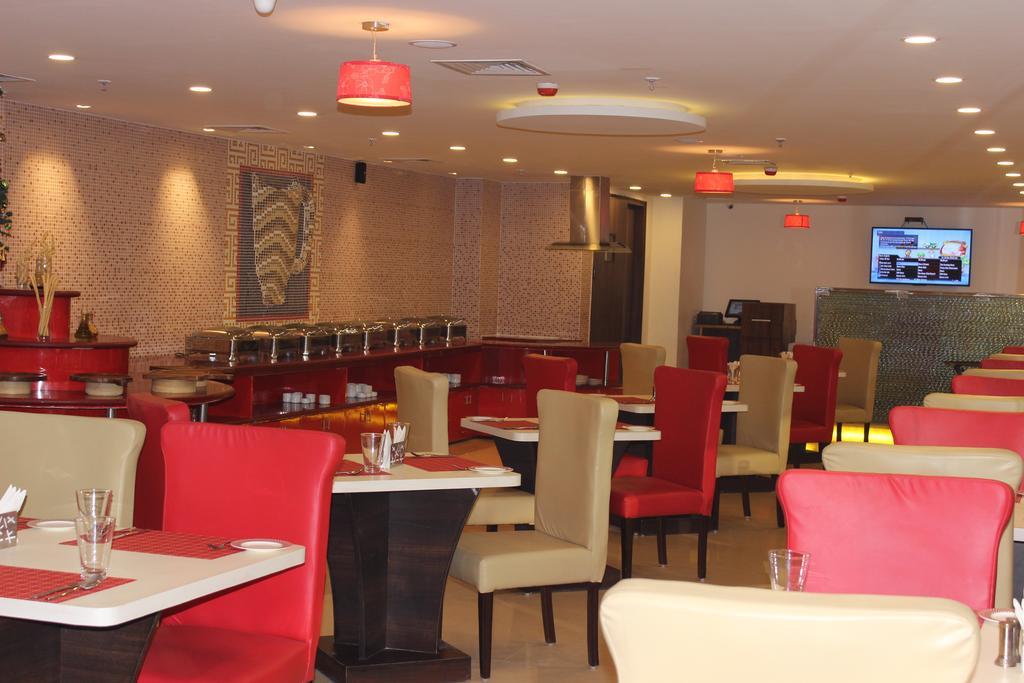 Xenious World Square Hotel 가지아바드 외부 사진