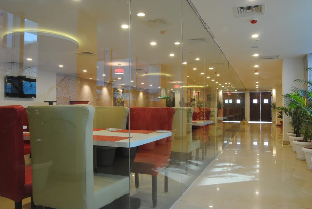 Xenious World Square Hotel 가지아바드 외부 사진
